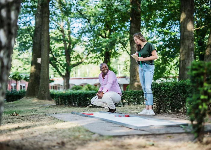 50|50 Belmont Hotel 3*